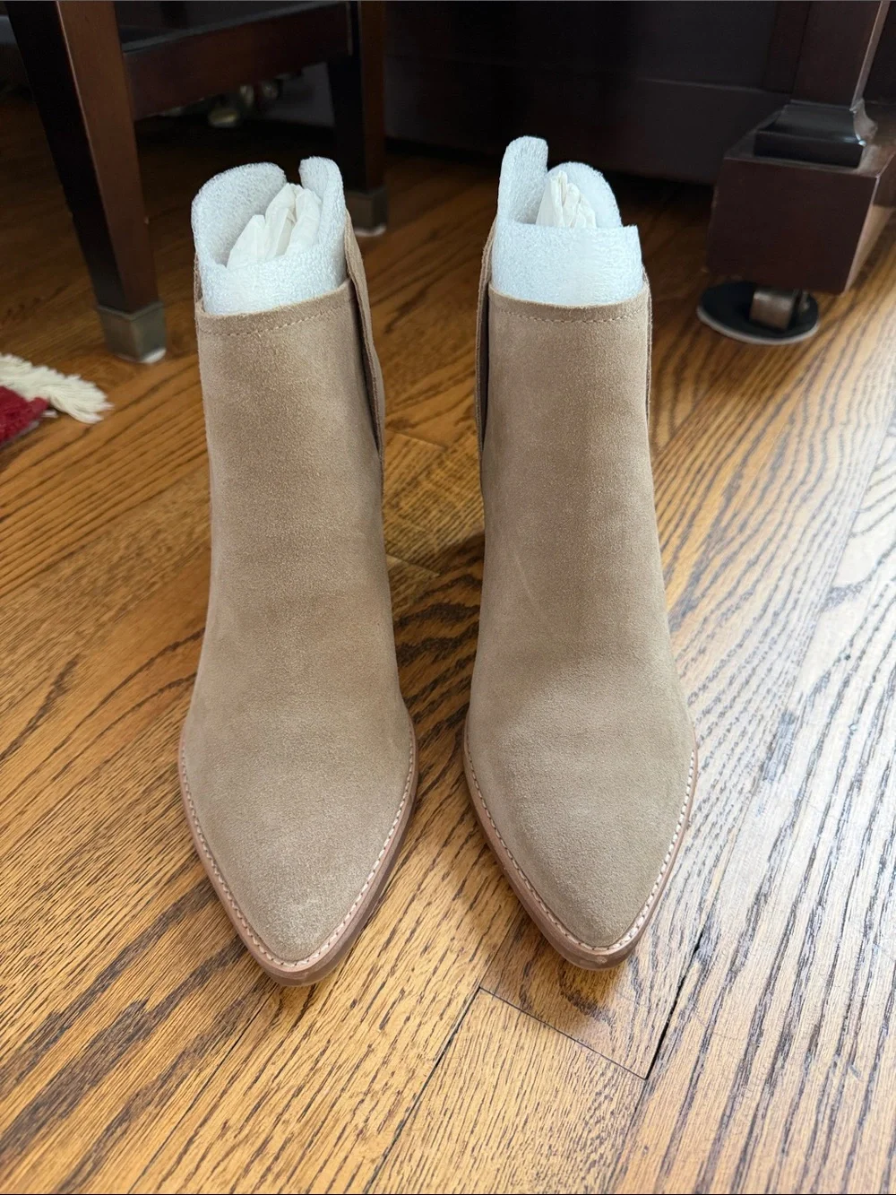 Dolce Vita “Spade” Pointed Toe Block Heel Booties in Mushroom Suede Sz 9